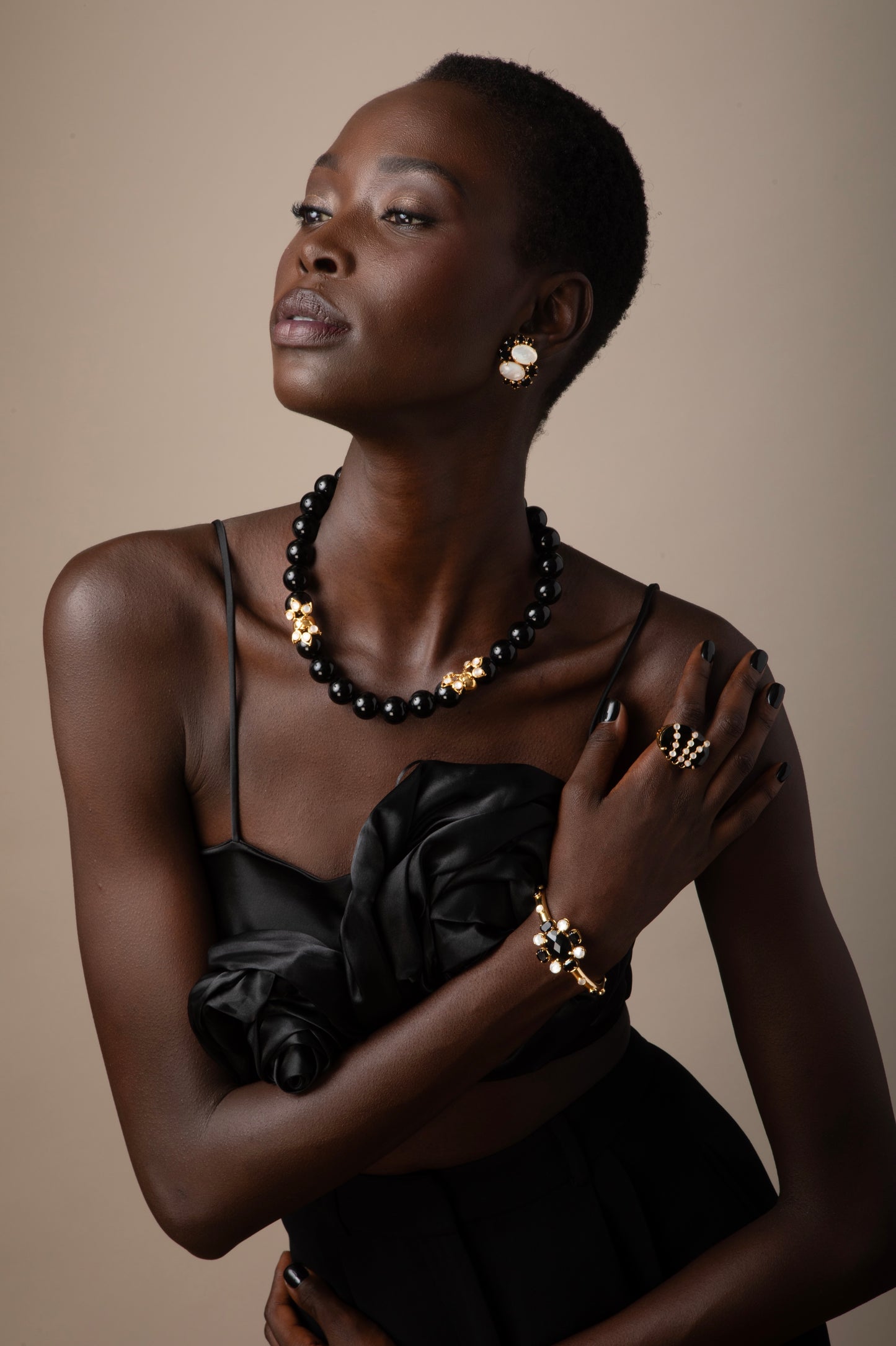 Mona Necklace - Onyx & Mother of Pearl