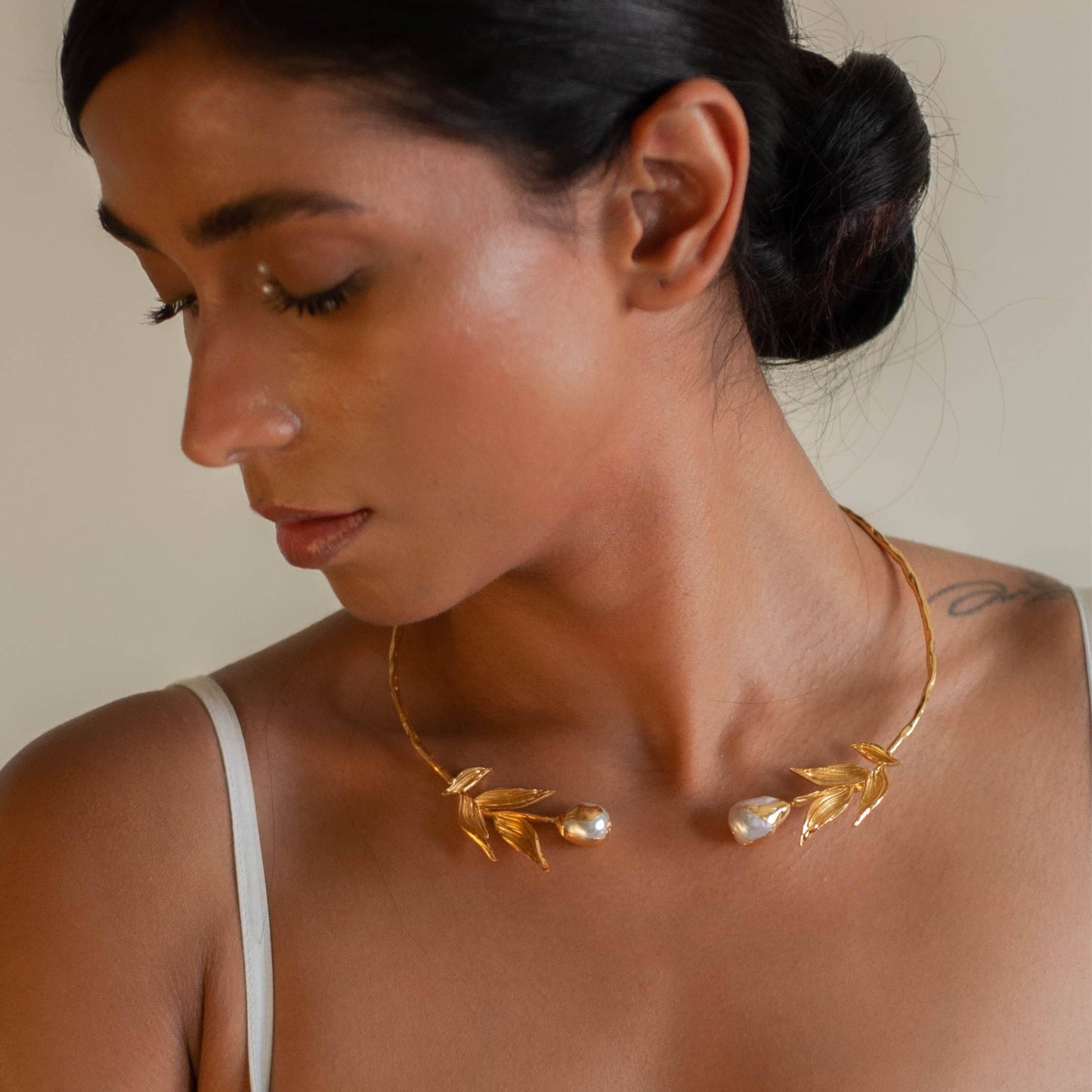 Riva Baroque Pearl and Gold Choker. 2 of 5.