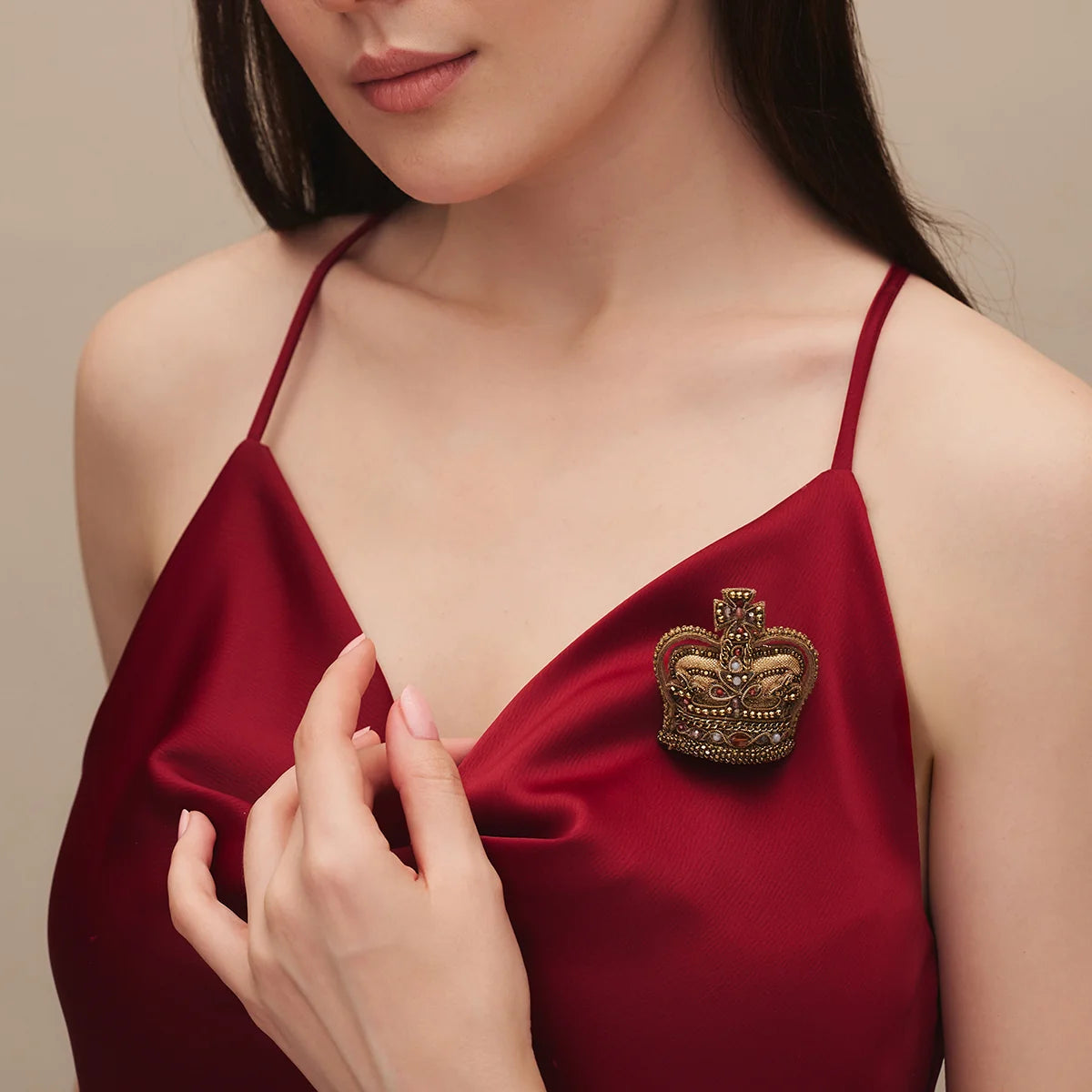 Crown Brooch - Gold