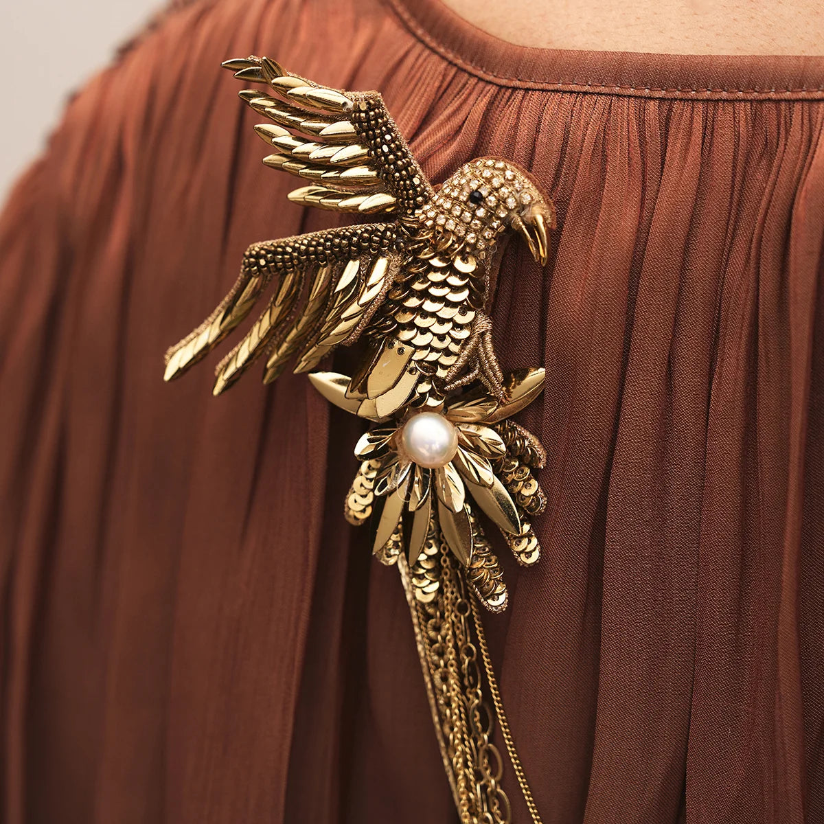 Vayu Double Bird Chain Brooch - Gold