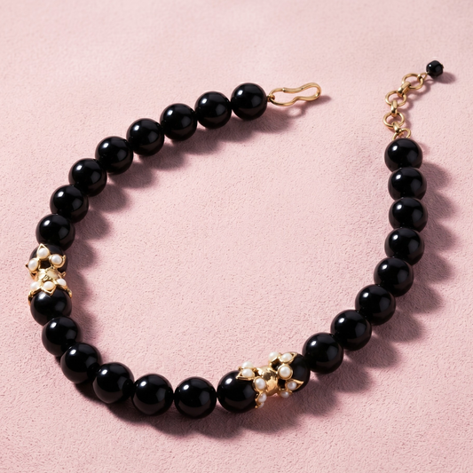 Mona Necklace - Onyx & Mother of Pearl