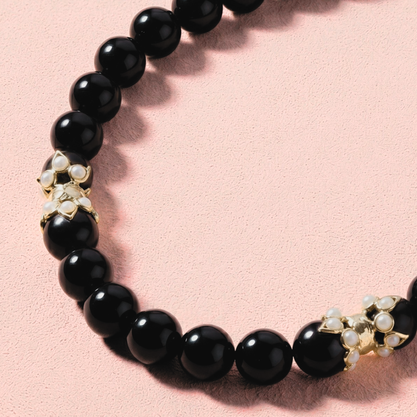 Mona Necklace - Onyx & Mother of Pearl