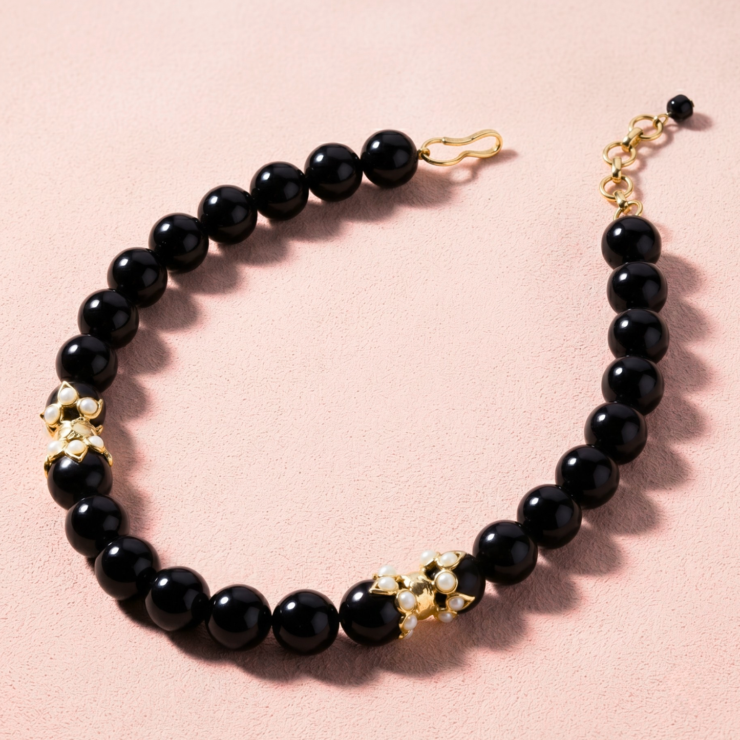 Mona Necklace - Onyx & Mother of Pearl