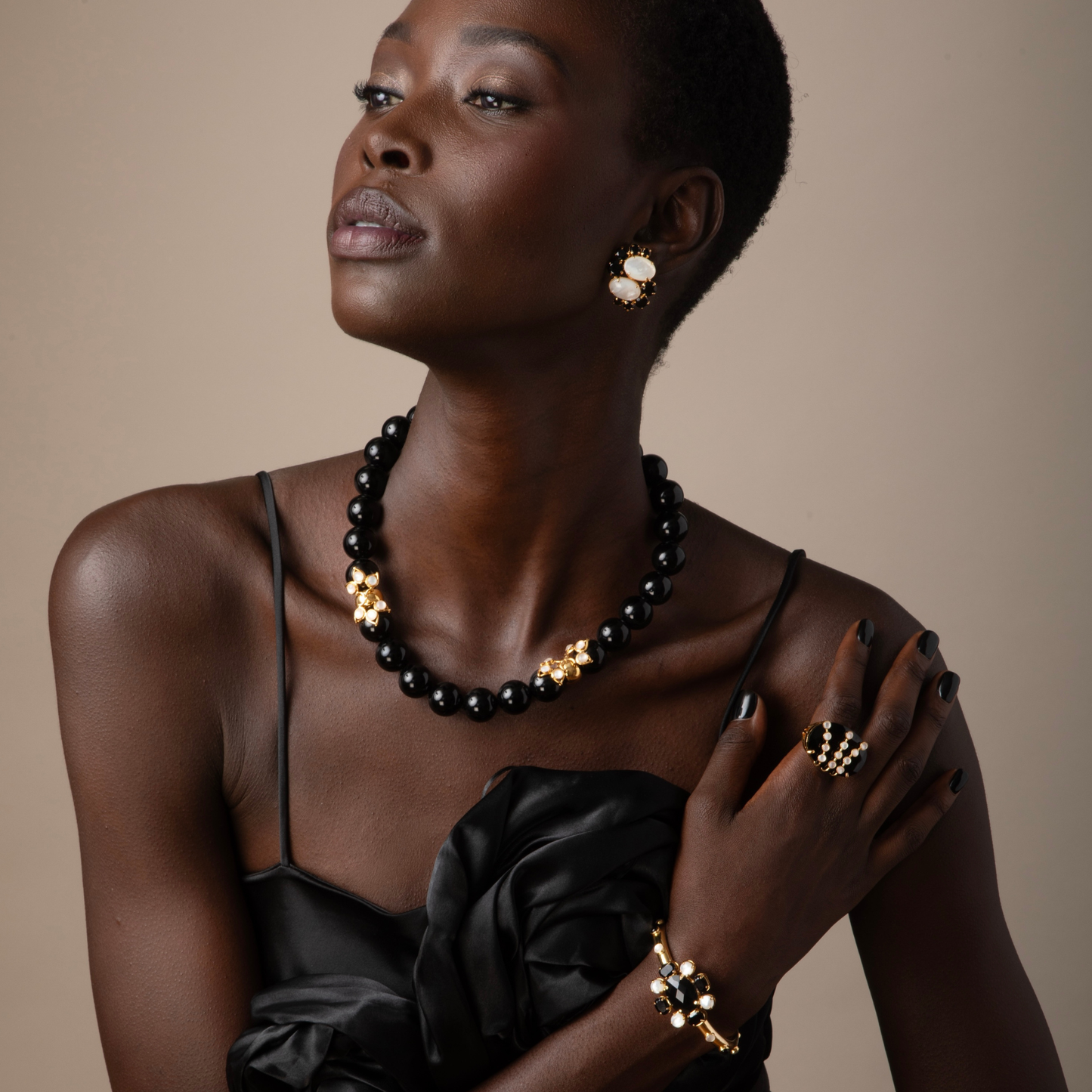 Mona Necklace - Onyx & Mother of Pearl