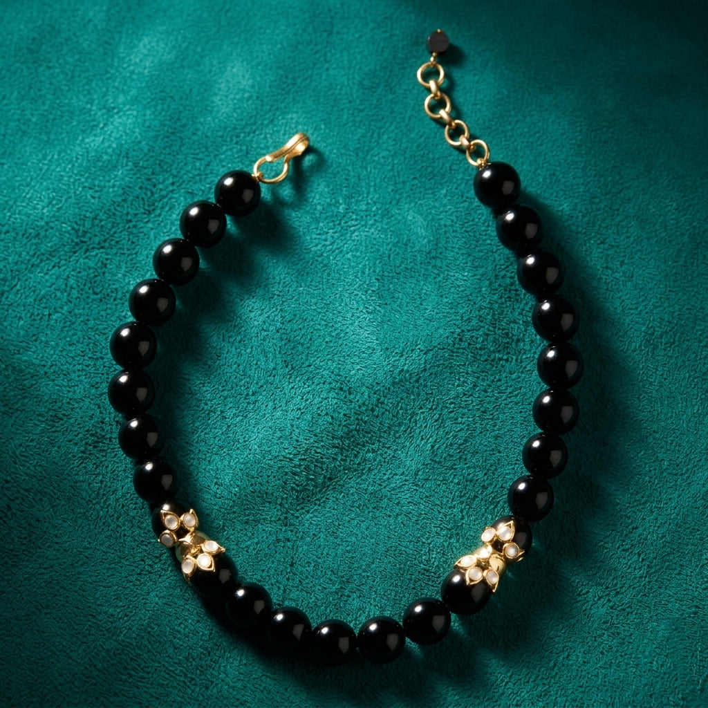 Mona Necklace - Onyx & Mother of Pearl